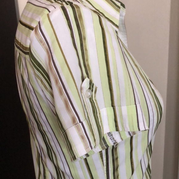 LIKE NEW Condition NEW YORK&company short sleeve button down shirt sizeXS multi - Picture 4 of 7